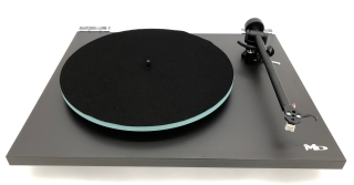 Rega Planar 1 - "MD-Sound-Edition" mit Optiwhite Floatglas-Teller und manuellem Antiskating, Schwarz | Auspackware, sehr gut